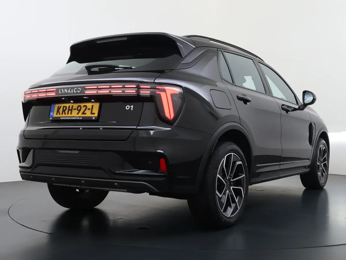 1.5 Core VAN: € 36.900- VOOR: € 33.330,- UW HERFSTVOORDEEL: € 3.570,-  | NIEUW MODEL! | FABRIEKSGARANTIE T/M 2030! | CAMERA| STOELVERWARMING| APPLE CARPLAY| ADAPTIVE CRUISE CONTROL|