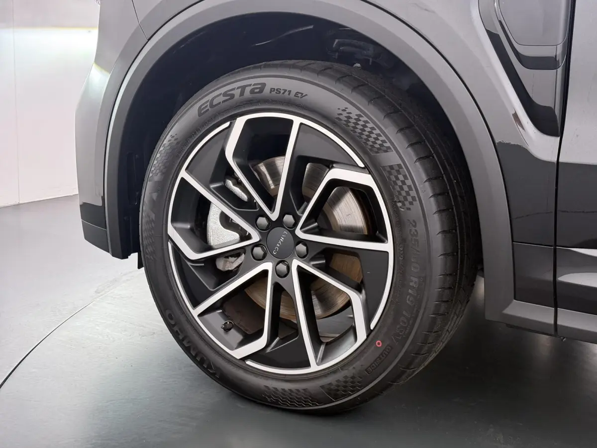 1.5 Core VAN: € 36.900- VOOR: € 33.330,- UW HERFSTVOORDEEL: € 3.570,-  | NIEUW MODEL! | FABRIEKSGARANTIE T/M 2030! | CAMERA| STOELVERWARMING| APPLE CARPLAY| ADAPTIVE CRUISE CONTROL|