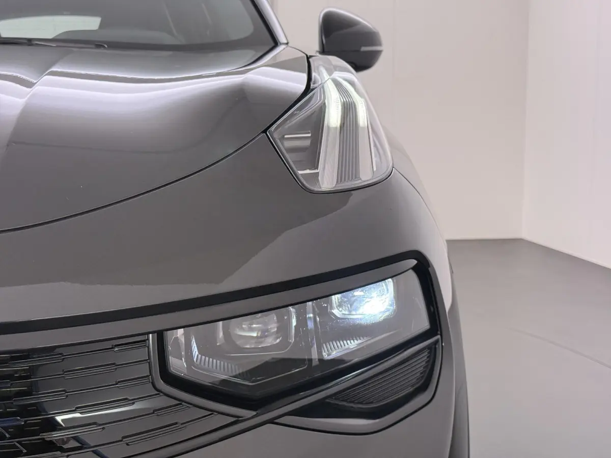1.5 Core VAN: € 36.900- VOOR: € 33.330,- UW HERFSTVOORDEEL: € 3.570,-  | NIEUW MODEL! | FABRIEKSGARANTIE T/M 2030! | CAMERA| STOELVERWARMING| APPLE CARPLAY| ADAPTIVE CRUISE CONTROL|