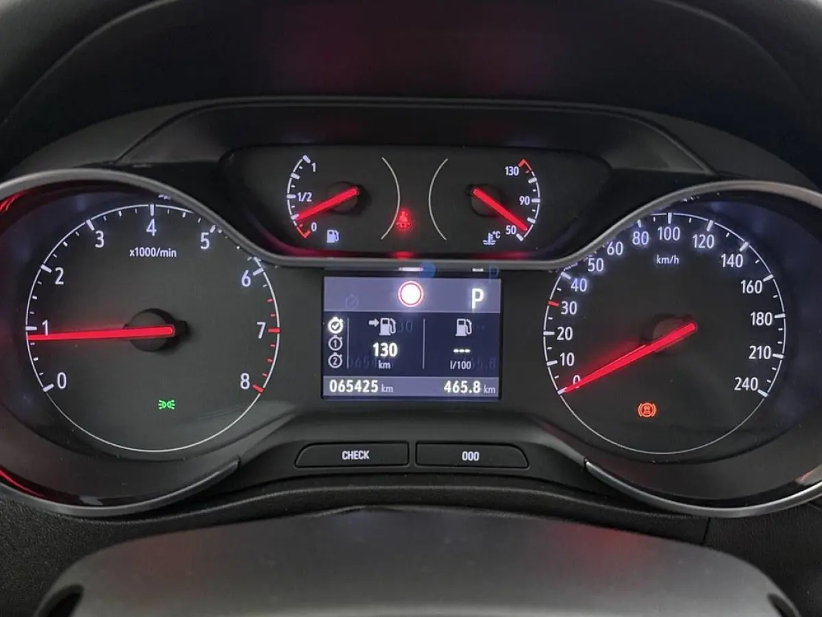 1.2T 130pk Ultimate Automaat Pano/Camera/LED /Alcantara/HeadUp Display/LM Velgen/AGR/Winterpakket