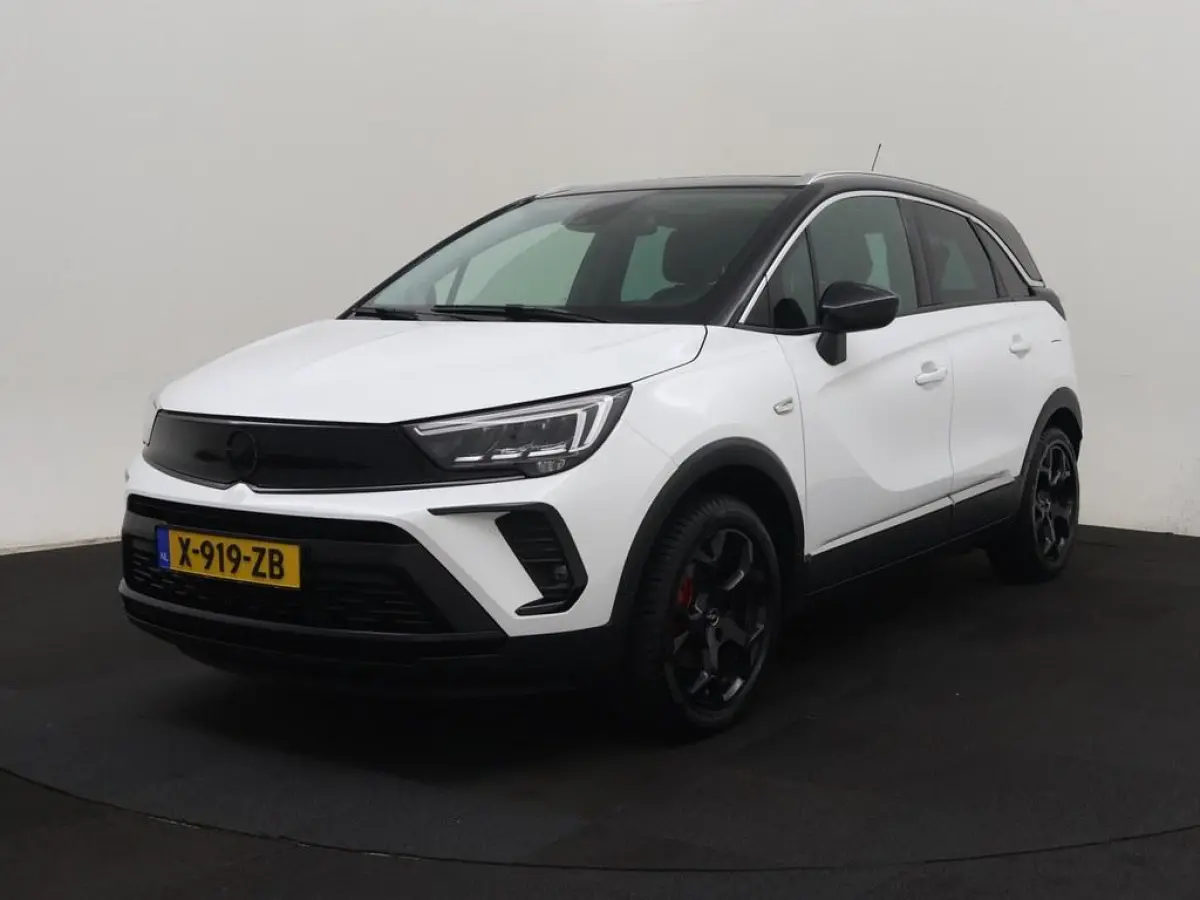1.2T 130pk Ultimate Automaat Pano/Camera/LED /Alcantara/HeadUp Display/LM Velgen/AGR/Winterpakket
