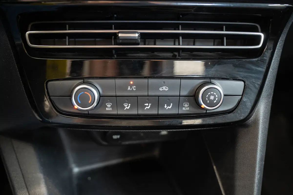 1.2 Edition | Navigatie | Apple Carplay & Android Auto | Lichtmetalen velgen | Airco | Cruise Controle |