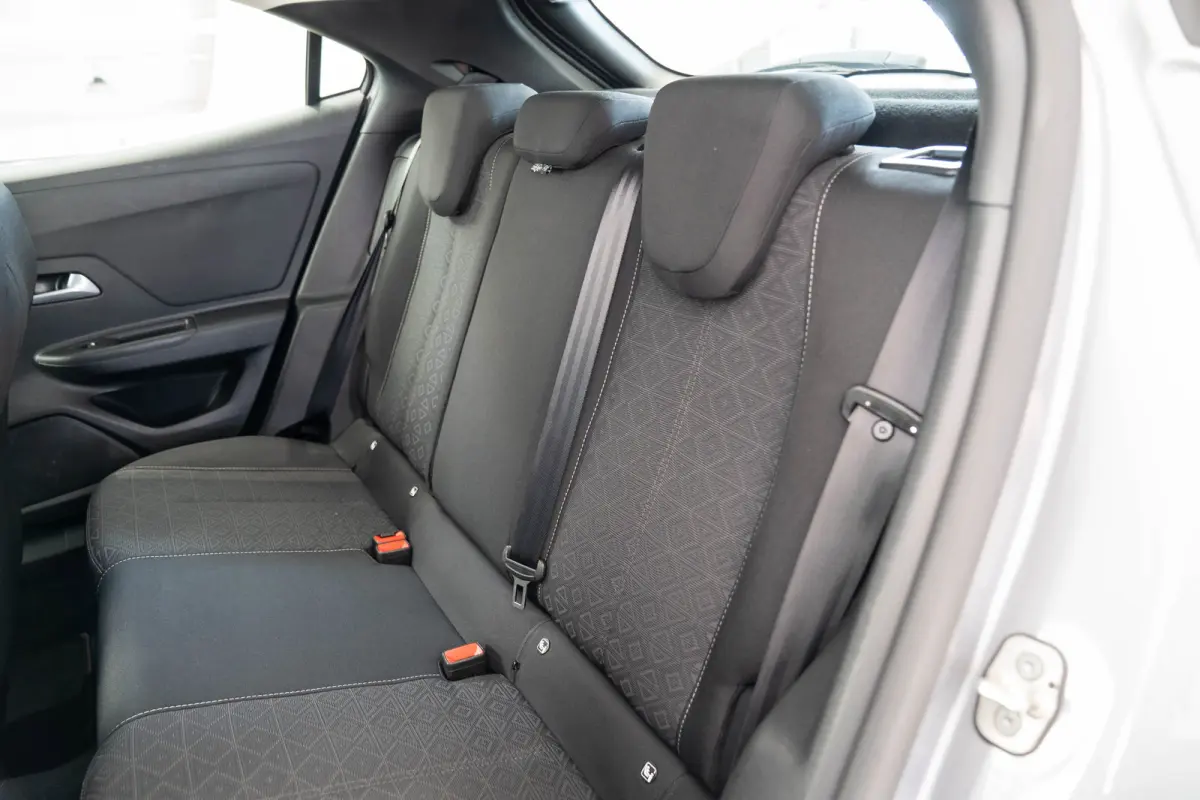 1.2 Edition | Navigatie | Apple Carplay & Android Auto | Lichtmetalen velgen | Airco | Cruise Controle |