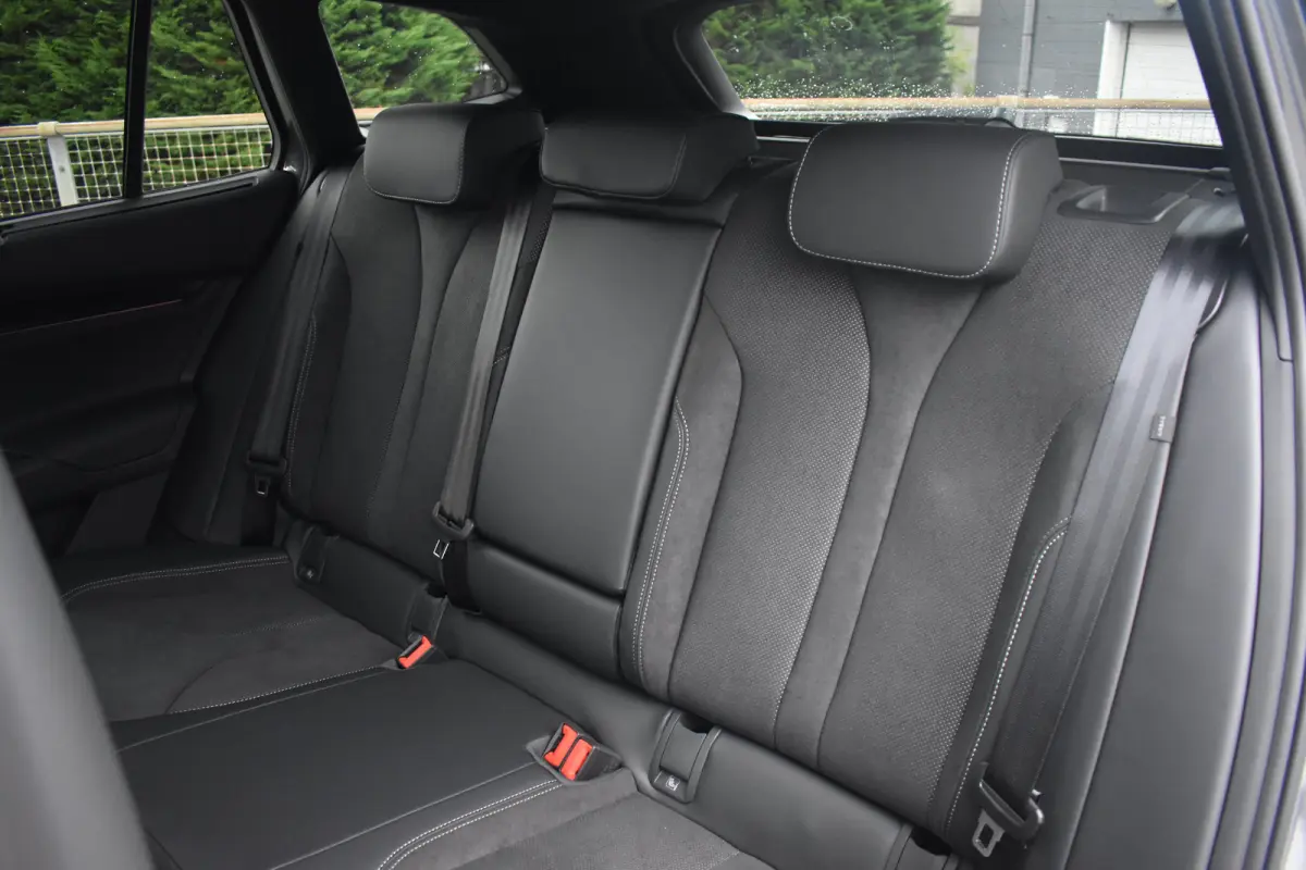 Sportline | Chrome interieur accenten | Driving mode select | LED interieurverlichting inclusief sfeerverlichting