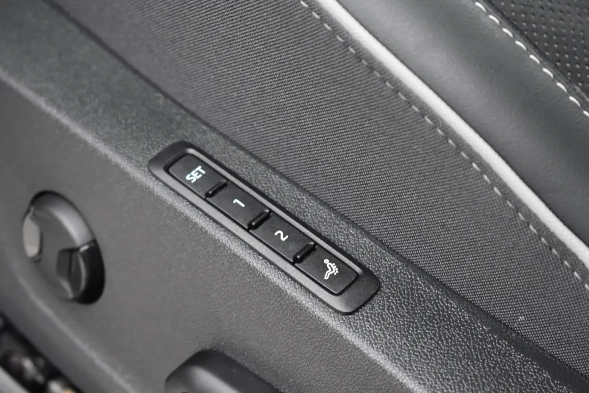 Sportline | Chrome interieur accenten | Driving mode select | LED interieurverlichting inclusief sfeerverlichting