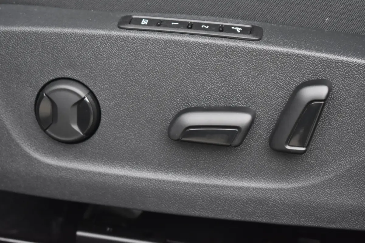 Sportline | Chrome interieur accenten | Driving mode select | LED interieurverlichting inclusief sfeerverlichting