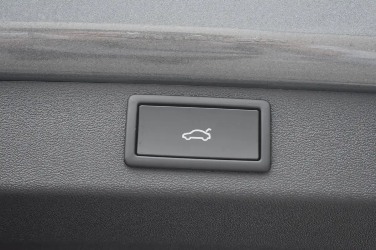Sportline | Chrome interieur accenten | Driving mode select | LED interieurverlichting inclusief sfeerverlichting