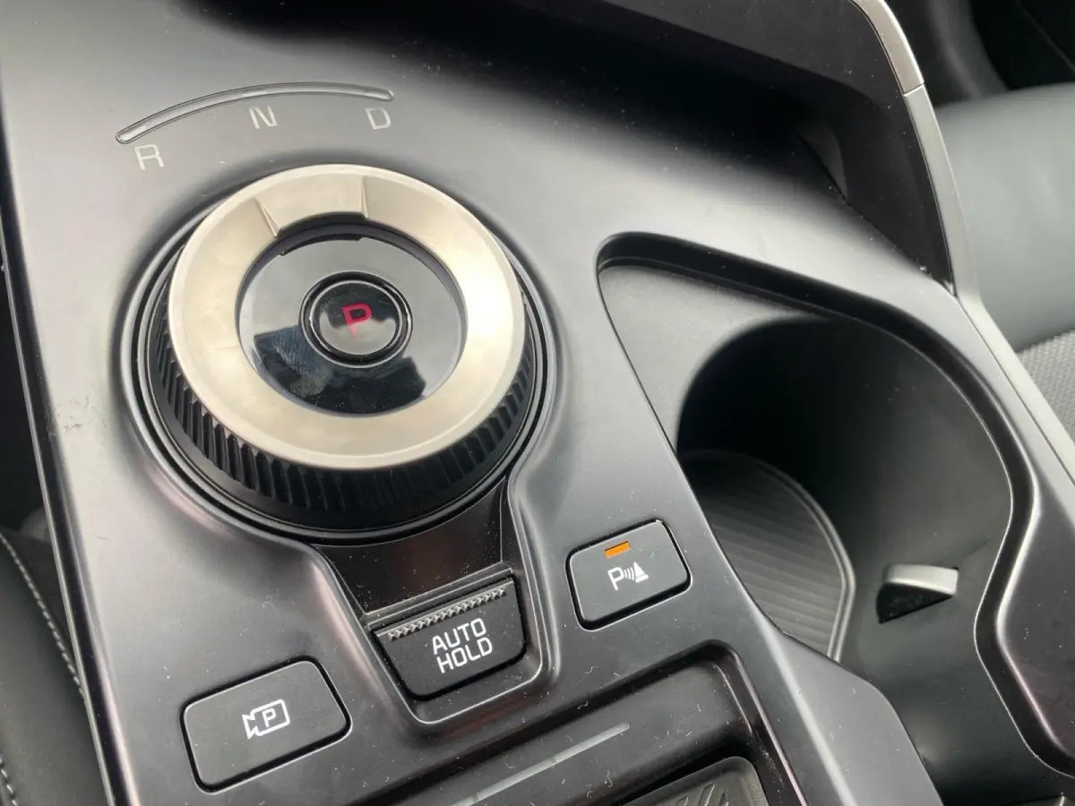 Light Edition 63 kWh | VOORRAAD VOORDEEL NU €42.950,- | Direct leverbaar | Stoel+Stuur verwarming | Climate control | Navigatie | Parkeer camera achter | Parkeer sensoren voor en achter
