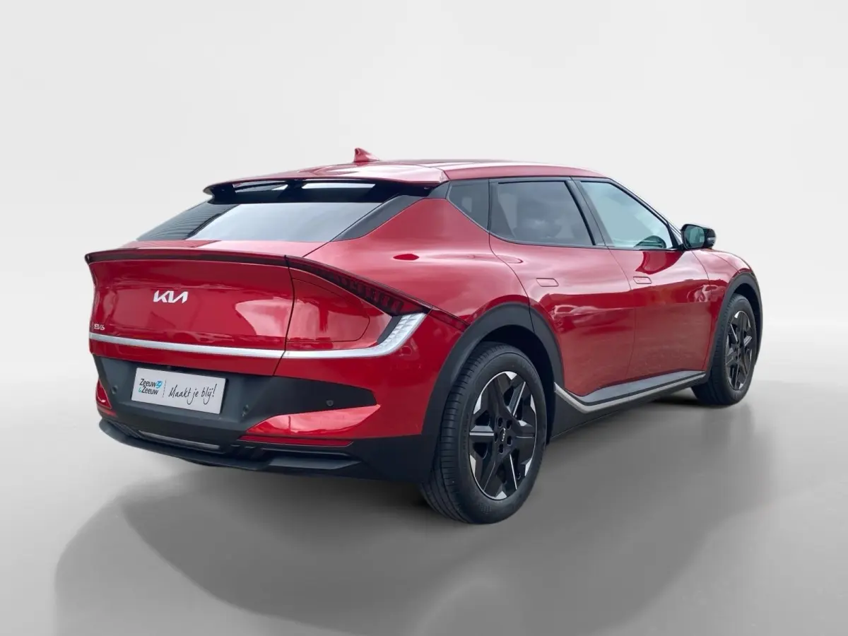 Light Edition 63 kWh | VOORRAAD VOORDEEL NU €42.950,- | Direct leverbaar | Stoel+Stuur verwarming | Climate control | Navigatie | Parkeer camera achter | Parkeer sensoren voor en achter