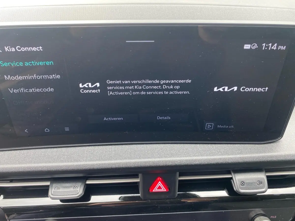 Light Edition 63 kWh | VOORRAAD VOORDEEL NU €42.950,- | Direct leverbaar | Stoel+Stuur verwarming | Climate control | Navigatie | Parkeer camera achter | Parkeer sensoren voor en achter
