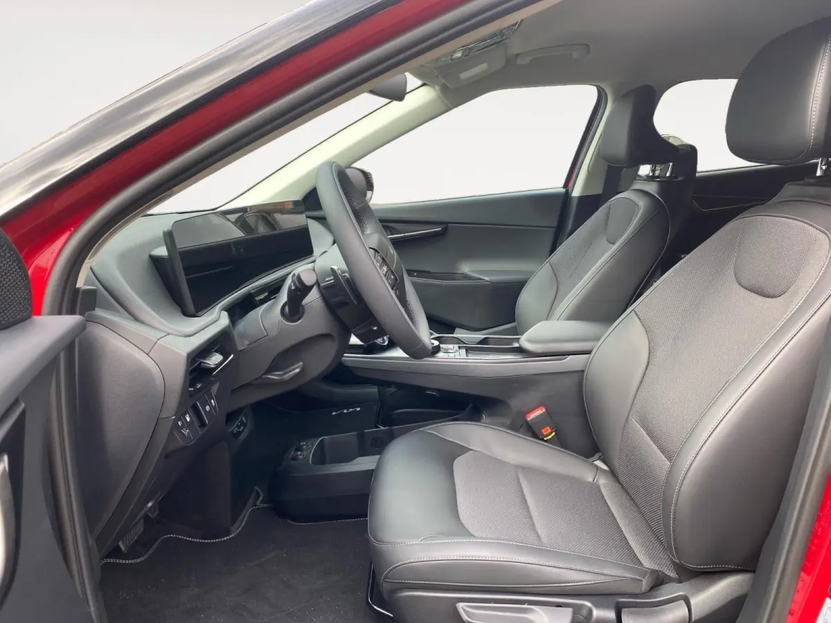 Light Edition 63 kWh | VOORRAAD VOORDEEL NU €42.950,- | Direct leverbaar | Stoel+Stuur verwarming | Climate control | Navigatie | Parkeer camera achter | Parkeer sensoren voor en achter