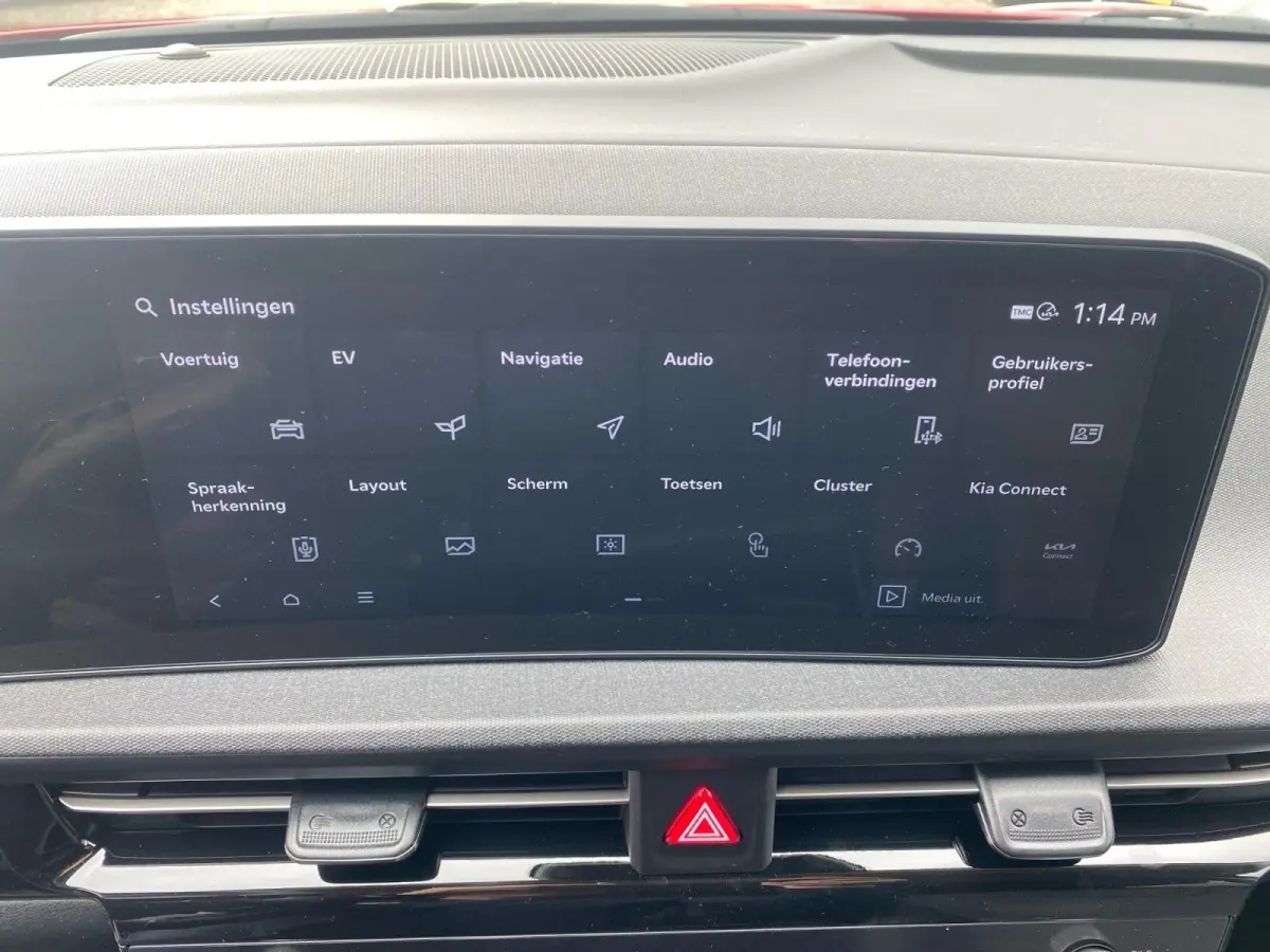 Light Edition 63 kWh | VOORRAAD VOORDEEL NU €42.950,- | Direct leverbaar | Stoel+Stuur verwarming | Climate control | Navigatie | Parkeer camera achter | Parkeer sensoren voor en achter