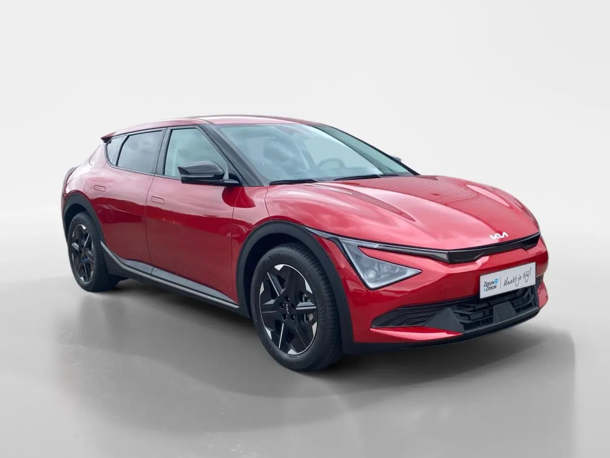 Light Edition 63 kWh | VOORRAAD VOORDEEL NU €42.950,- | Direct leverbaar | Stoel+Stuur verwarming | Climate control | Navigatie | Parkeer camera achter | Parkeer sensoren voor en achter