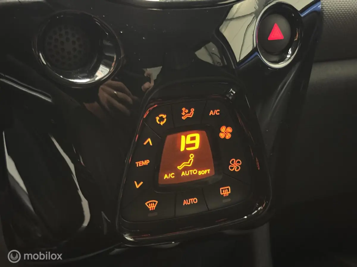 1.0 Allure Clima|LED|Carplay|NL-Auto!