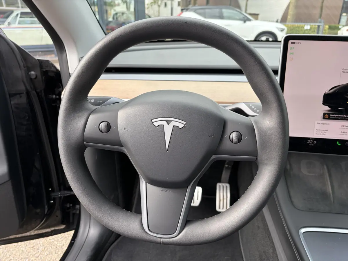 Performance AWD 75 kWh VAN 41.900:,- VOOR:39.877,- UW HERFSTVOORDEEL: 2.023,- | SOH 92% RIJKLAAR GELEVERD | TESLA FABRIEKSGARANTIE TOT 5-2027 OF 80.000 | TESLA GARANTIE ACCU + AANDRIJFLIJN T
