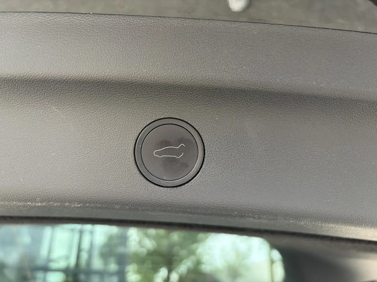 Performance AWD 75 kWh VAN 41.900:,- VOOR:39.877,- UW HERFSTVOORDEEL: 2.023,- | SOH 92% RIJKLAAR GELEVERD | TESLA FABRIEKSGARANTIE TOT 5-2027 OF 80.000 | TESLA GARANTIE ACCU + AANDRIJFLIJN T