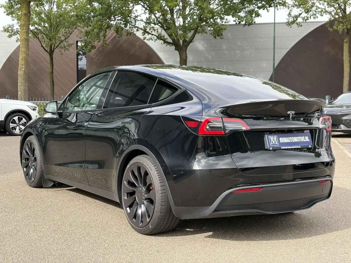 Performance AWD 75 kWh VAN 41.900:,- VOOR:39.877,- UW HERFSTVOORDEEL: 2.023,- | SOH 92% RIJKLAAR GELEVERD | TESLA FABRIEKSGARANTIE TOT 5-2027 OF 80.000 | TESLA GARANTIE ACCU + AANDRIJFLIJN T