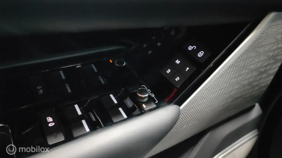 3.0 V6 SC 380 PK AWD R-Dynamic HSE LUCHTVERING HEDAUP 360 CAMERA STOELVERW STOELKOELING VOLLEDIG ONDERHOUDEN