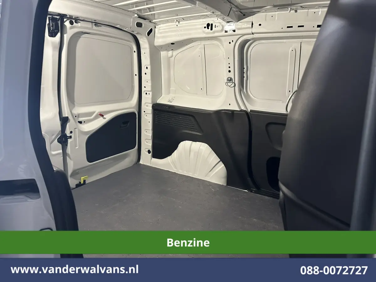 1.2 PureTech 130pk Automaat Benzine L1H1 Euro6 Airco | 3-Zits | Navigatie | Camera | Apple Carplay Cruisecontrol, Android Auto, Parkeersensoren, Bijrijdersbank
