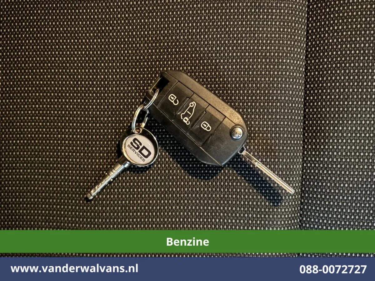 1.2 PureTech 130pk Automaat Benzine L1H1 Euro6 Airco | 3-Zits | Navigatie | Camera | Apple Carplay Cruisecontrol, Android Auto, Parkeersensoren, Bijrijdersbank