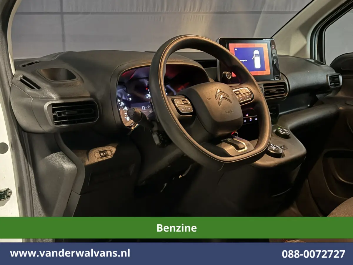 1.2 PureTech 130pk Automaat Benzine L1H1 Euro6 Airco | 3-Zits | Navigatie | Camera | Apple Carplay Cruisecontrol, Android Auto, Parkeersensoren, Bijrijdersbank