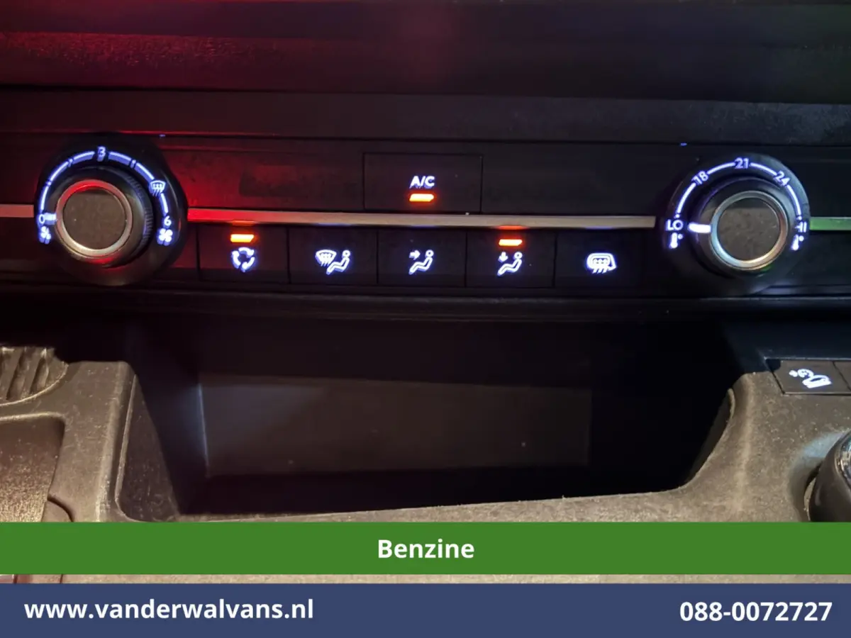 1.2 PureTech 130pk Automaat Benzine L1H1 Euro6 Airco | 3-Zits | Navigatie | Camera | Apple Carplay Cruisecontrol, Android Auto, Parkeersensoren, Bijrijdersbank