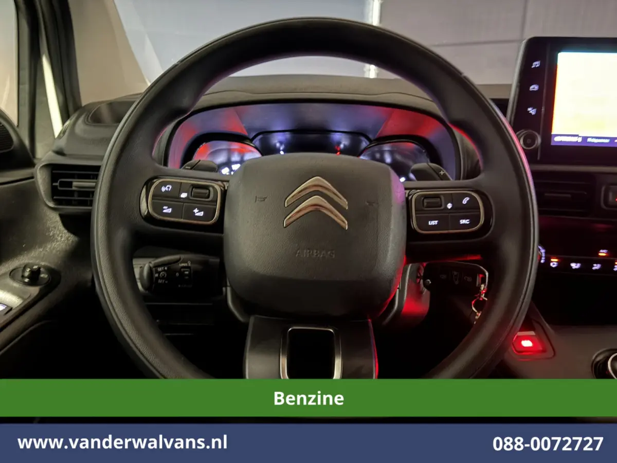 1.2 PureTech 130pk Automaat Benzine L1H1 Euro6 Airco | 3-Zits | Navigatie | Camera | Apple Carplay Cruisecontrol, Android Auto, Parkeersensoren, Bijrijdersbank