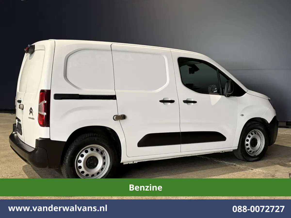 1.2 PureTech 130pk Automaat Benzine L1H1 Euro6 Airco | 3-Zits | Navigatie | Camera | Apple Carplay Cruisecontrol, Android Auto, Parkeersensoren, Bijrijdersbank