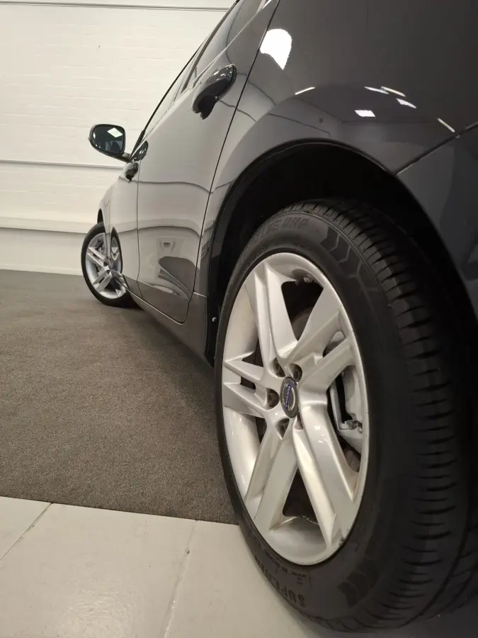 2.4 D5 Twin Engine Lease Edition 2e Eigenaar Navi Mooi!
