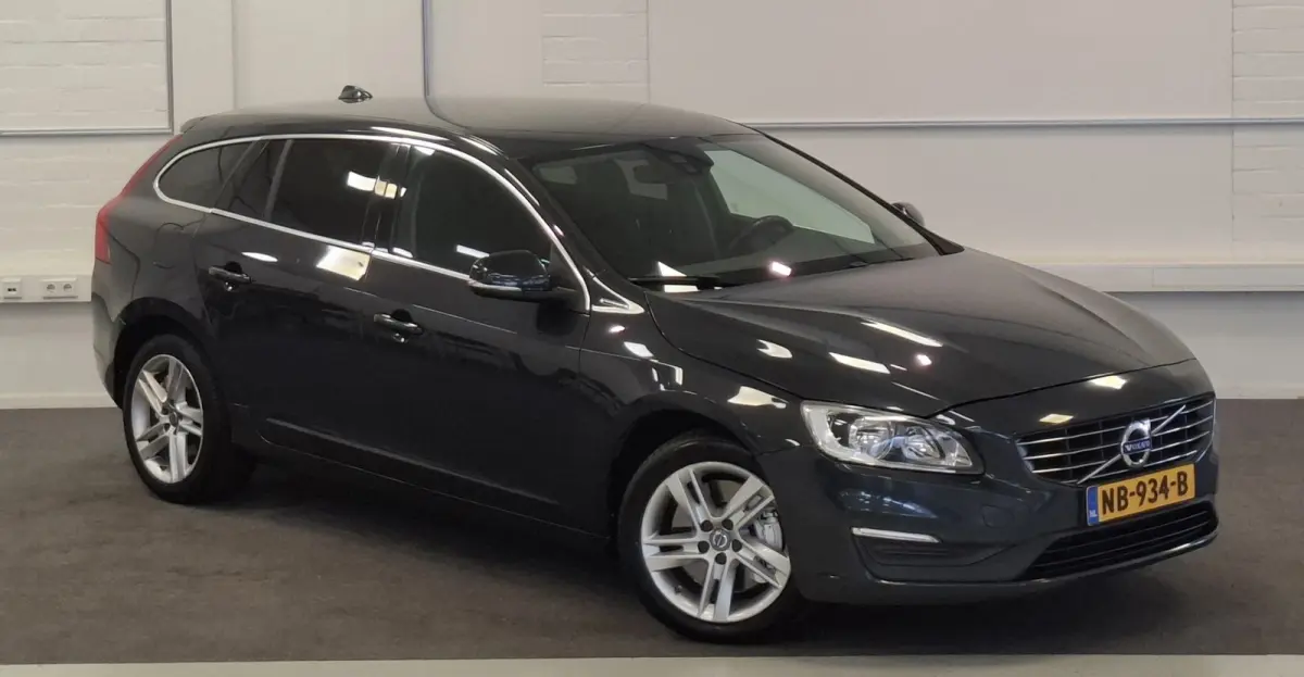 2.4 D5 Twin Engine Lease Edition 2e Eigenaar Navi Mooi!
