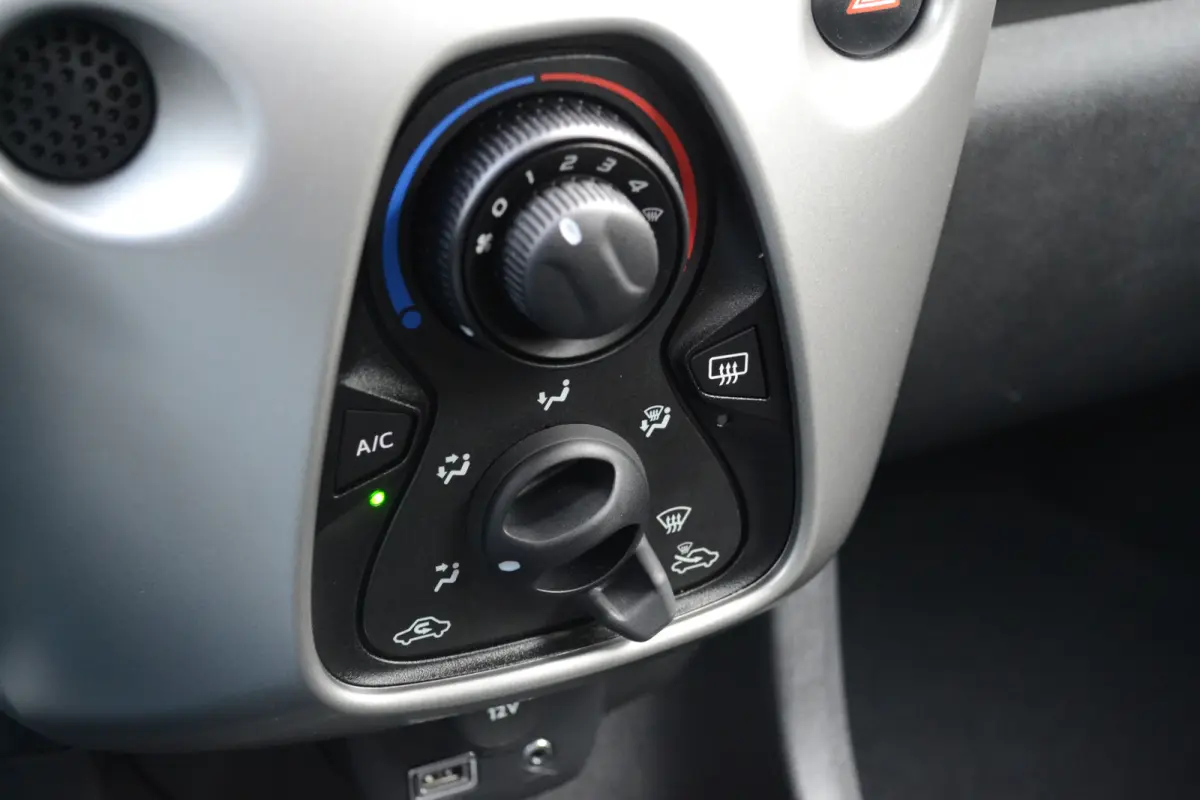 1.0 e-VTi Active | Camera | Carplay/Android Auto | Airco | 1e eigenaar!