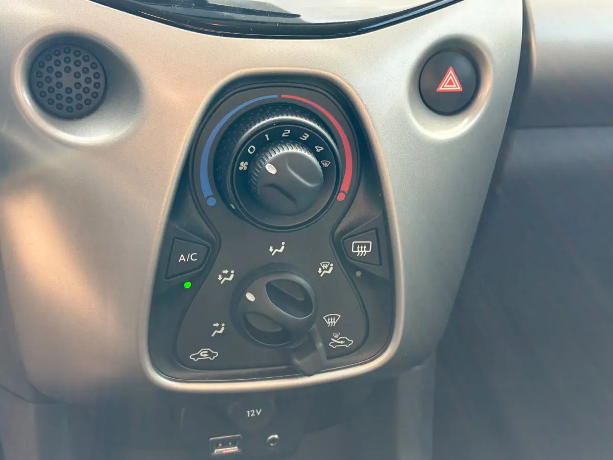 1.0 e-VTi Active | Camera | Carplay/Android Auto | Airco | 1e eigenaar!
