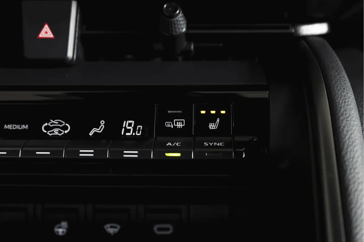 1.8 Hybrid 140 Dynamic | Dig. Cockpit | Adapt. Cruise | Winterpakket | PDC | Camera | NAV + App. Connect | ECC | DAB | LM 18" | 2989