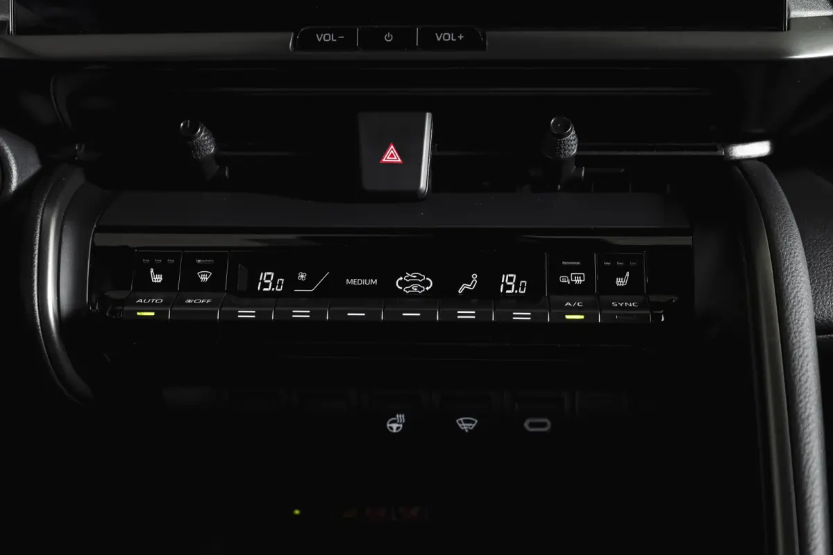 1.8 Hybrid 140 Dynamic | Dig. Cockpit | Adapt. Cruise | Winterpakket | PDC | Camera | NAV + App. Connect | ECC | DAB | LM 18" | 2989