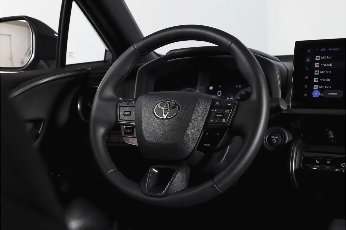 1.8 Hybrid 140 Dynamic | Dig. Cockpit | Adapt. Cruise | Winterpakket | PDC | Camera | NAV + App. Connect | ECC | DAB | LM 18" | 2989