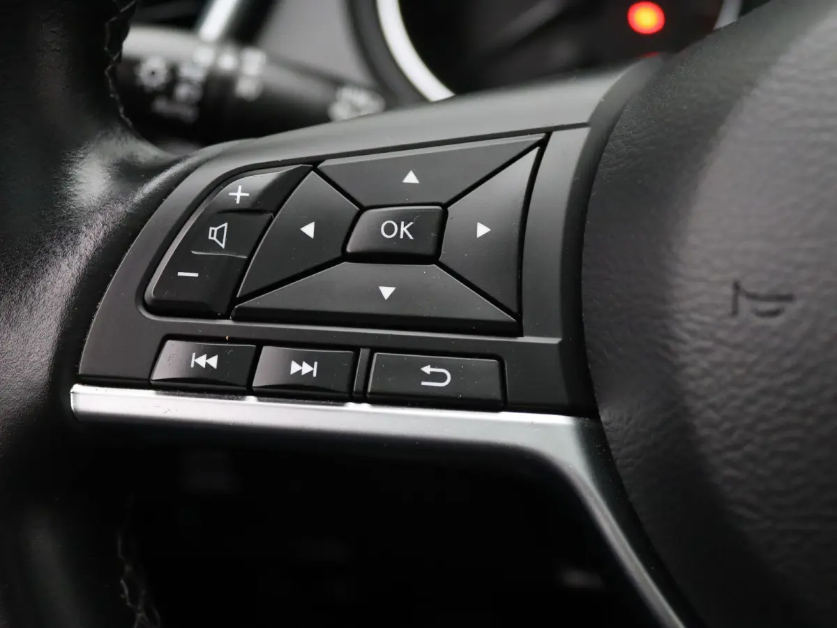 140pk DIG-T Design Edition Apple Carplay/Android Auto | Climate