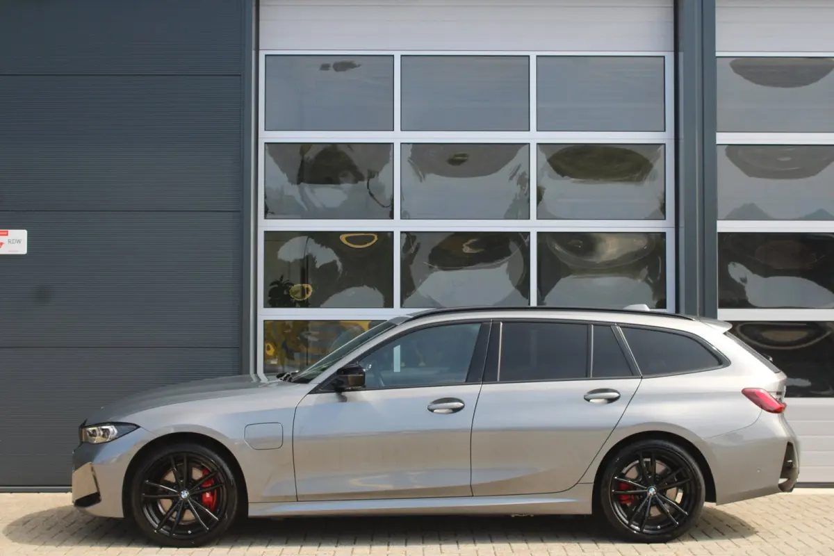 330e M-Sport Pro | ACC | Head-up | HK | 19''