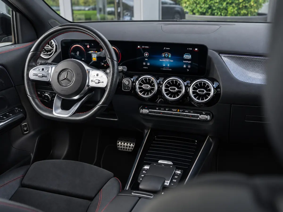 250 4MATIC AMG Line|PANO|SFEER.|CAM|20''