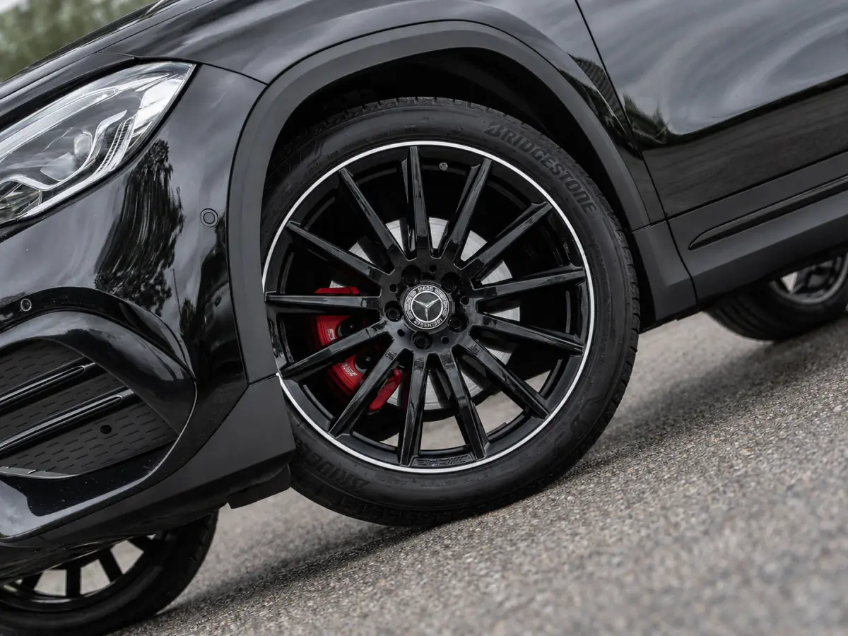 250 4MATIC AMG Line|PANO|SFEER.|CAM|20''