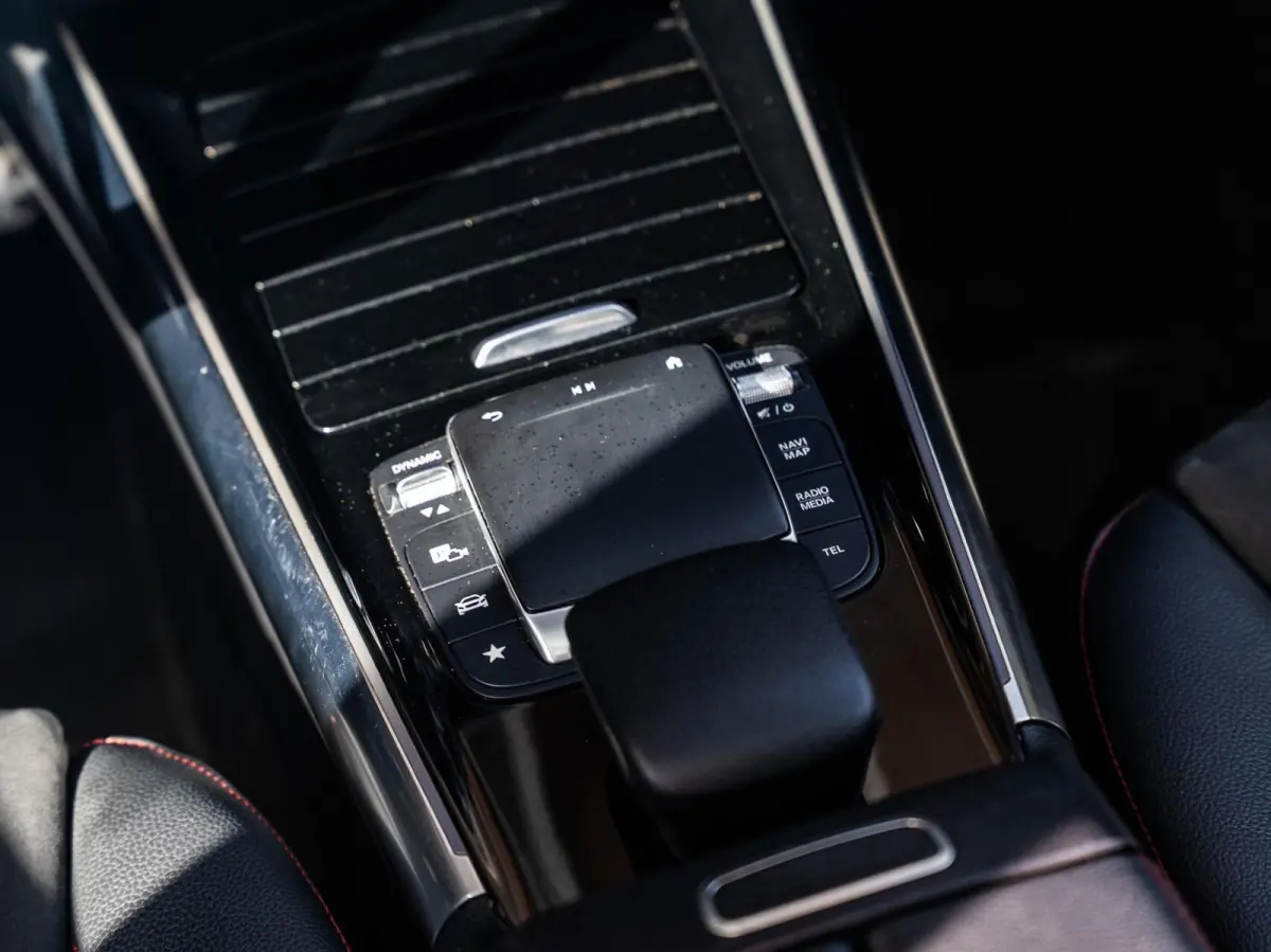 250 4MATIC AMG Line|PANO|SFEER.|CAM|20''