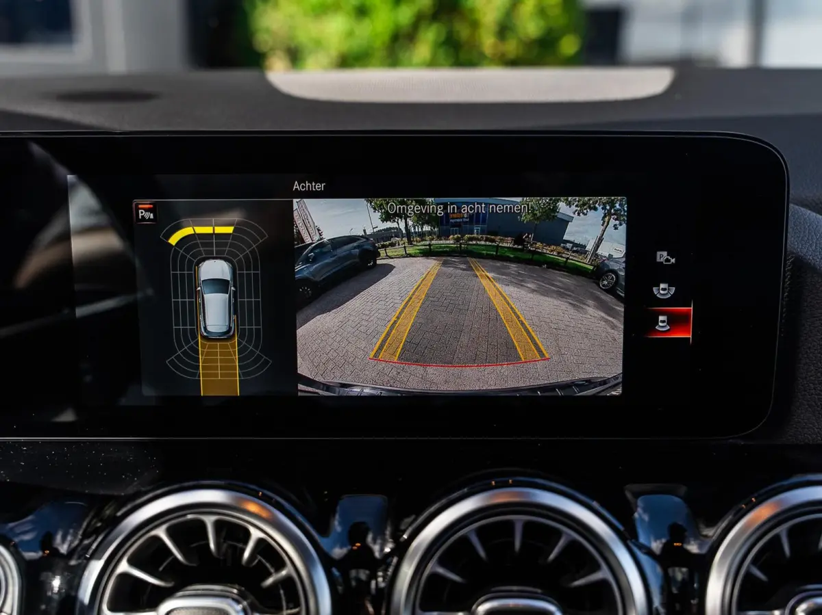 250 4MATIC AMG Line|PANO|SFEER.|CAM|20''