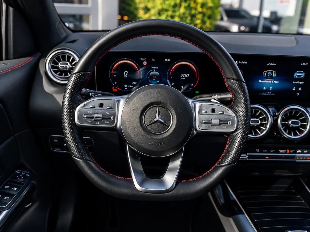 250 4MATIC AMG Line|PANO|SFEER.|CAM|20''