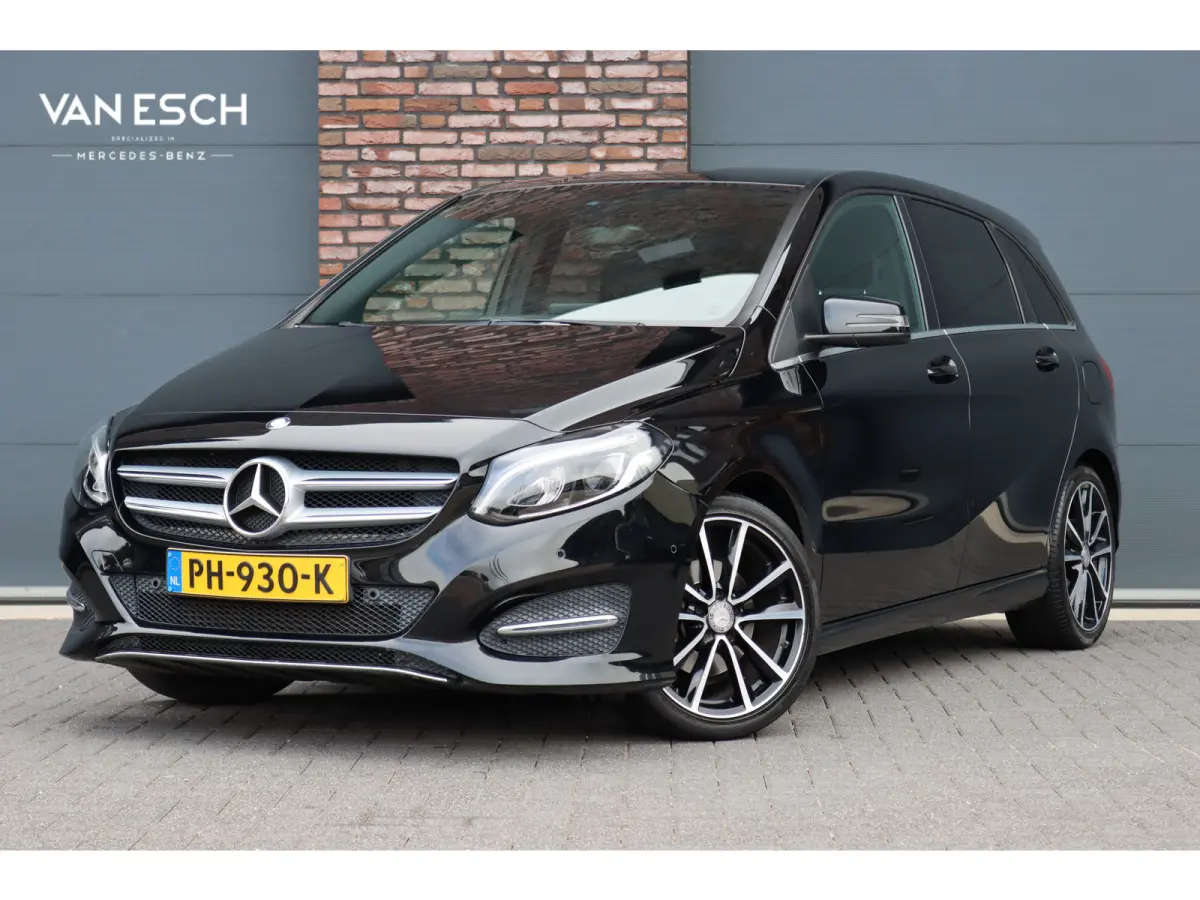 180 Automaat | Dealer Onderhouden | Leder | Trekhaak | High Perf. LED | Regensensor | Cruise Control | Privacy Glas | Navigatie |