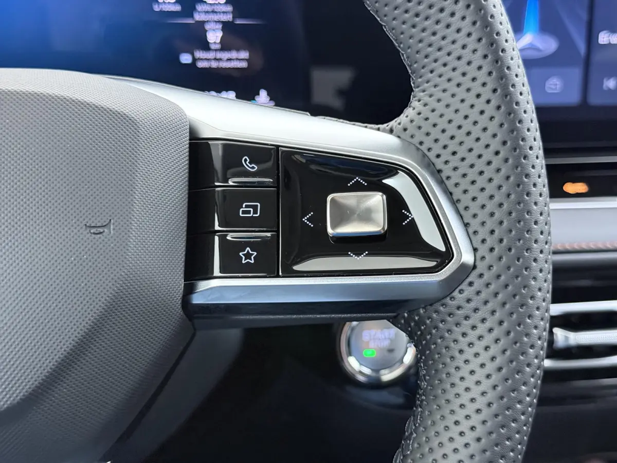 1.5 Luxury VAN: € 39.900- VOOR: € 33.330,- UW HERFSTVOORDEEL: € 6.470| PLUG-IN HYBRIDE | 272 PK | NIEUWE AUTO | >1.000 KM TOTAAL BEREIK | 1E REGISTRATIE 03-2026 | 360° CAMERA | ELEKTR