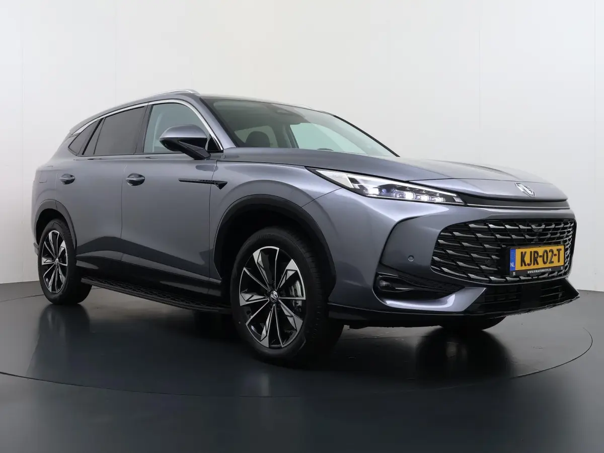 1.5 Luxury VAN: € 39.900- VOOR: € 33.330,- UW HERFSTVOORDEEL: € 6.470| PLUG-IN HYBRIDE | 272 PK | NIEUWE AUTO | >1.000 KM TOTAAL BEREIK | 1E REGISTRATIE 03-2026 | 360° CAMERA | ELEKTR