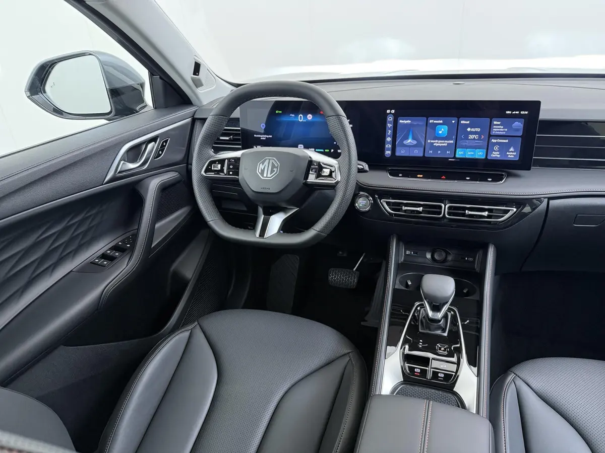 1.5 Luxury VAN: € 39.900- VOOR: € 33.330,- UW HERFSTVOORDEEL: € 6.470| PLUG-IN HYBRIDE | 272 PK | NIEUWE AUTO | >1.000 KM TOTAAL BEREIK | 1E REGISTRATIE 03-2026 | 360° CAMERA | ELEKTR