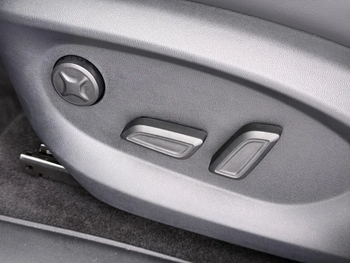 1.5 Luxury VAN: € 39.900- VOOR: € 33.330,- UW HERFSTVOORDEEL: € 6.470| PLUG-IN HYBRIDE | 272 PK | NIEUWE AUTO | >1.000 KM TOTAAL BEREIK | 1E REGISTRATIE 03-2026 | 360° CAMERA | ELEKTR