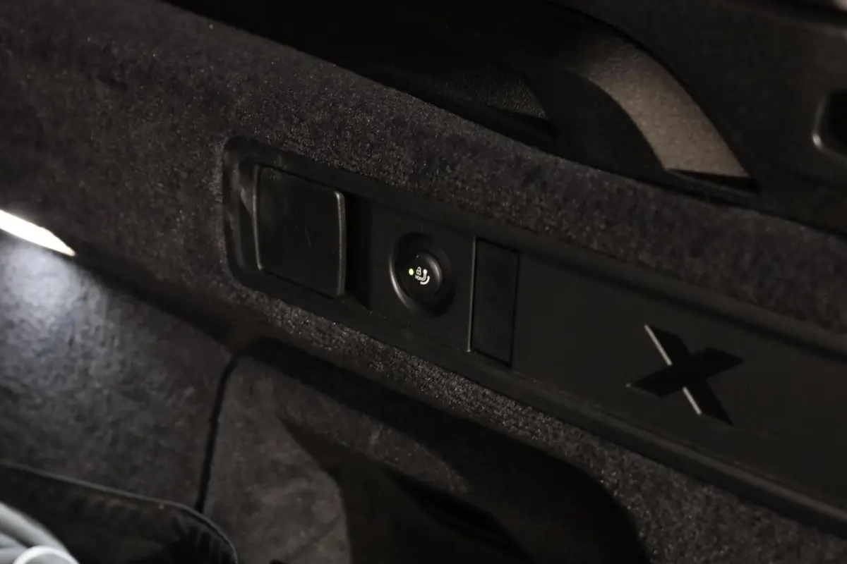 xDrive50e|Individual|M Seats|Pano|Massage|B&W|360|HUD|
