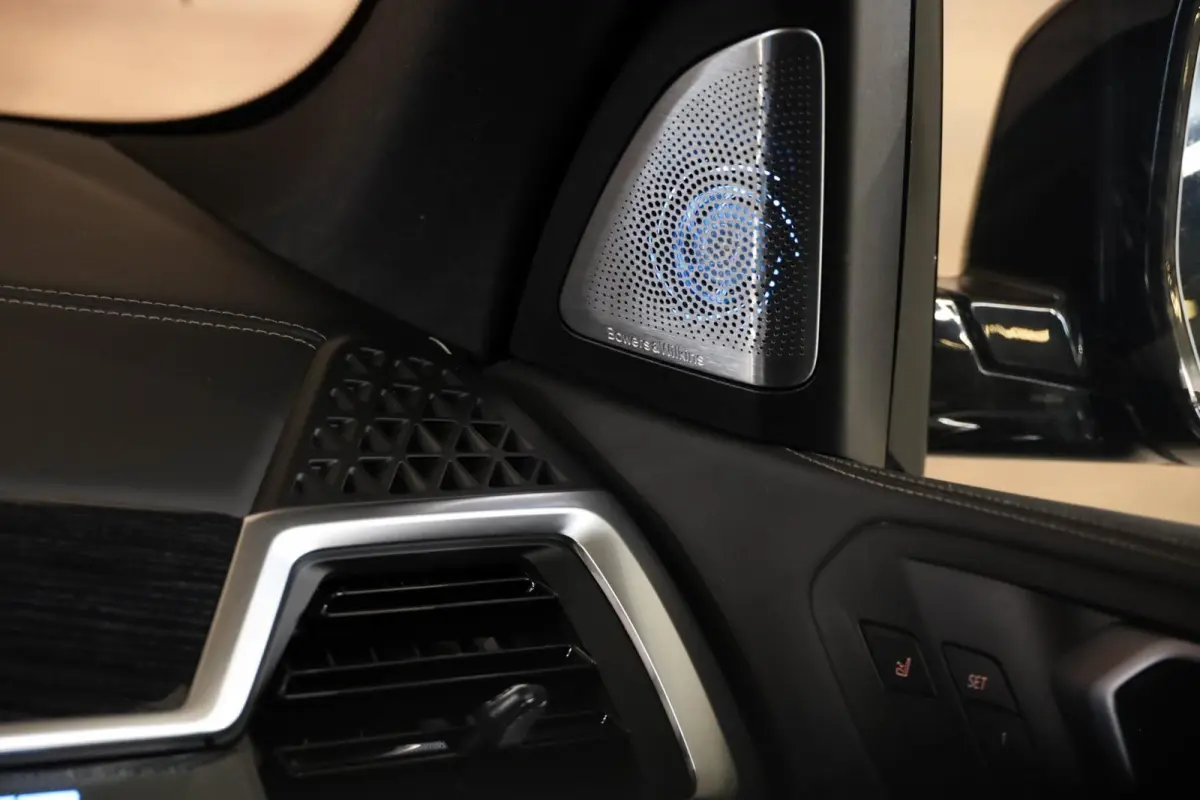 xDrive50e|Individual|M Seats|Pano|Massage|B&W|360|HUD|