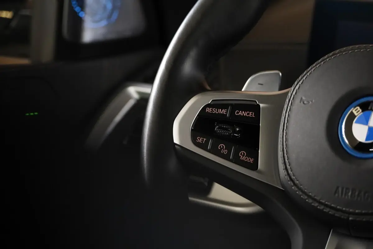 xDrive50e|Individual|M Seats|Pano|Massage|B&W|360|HUD|